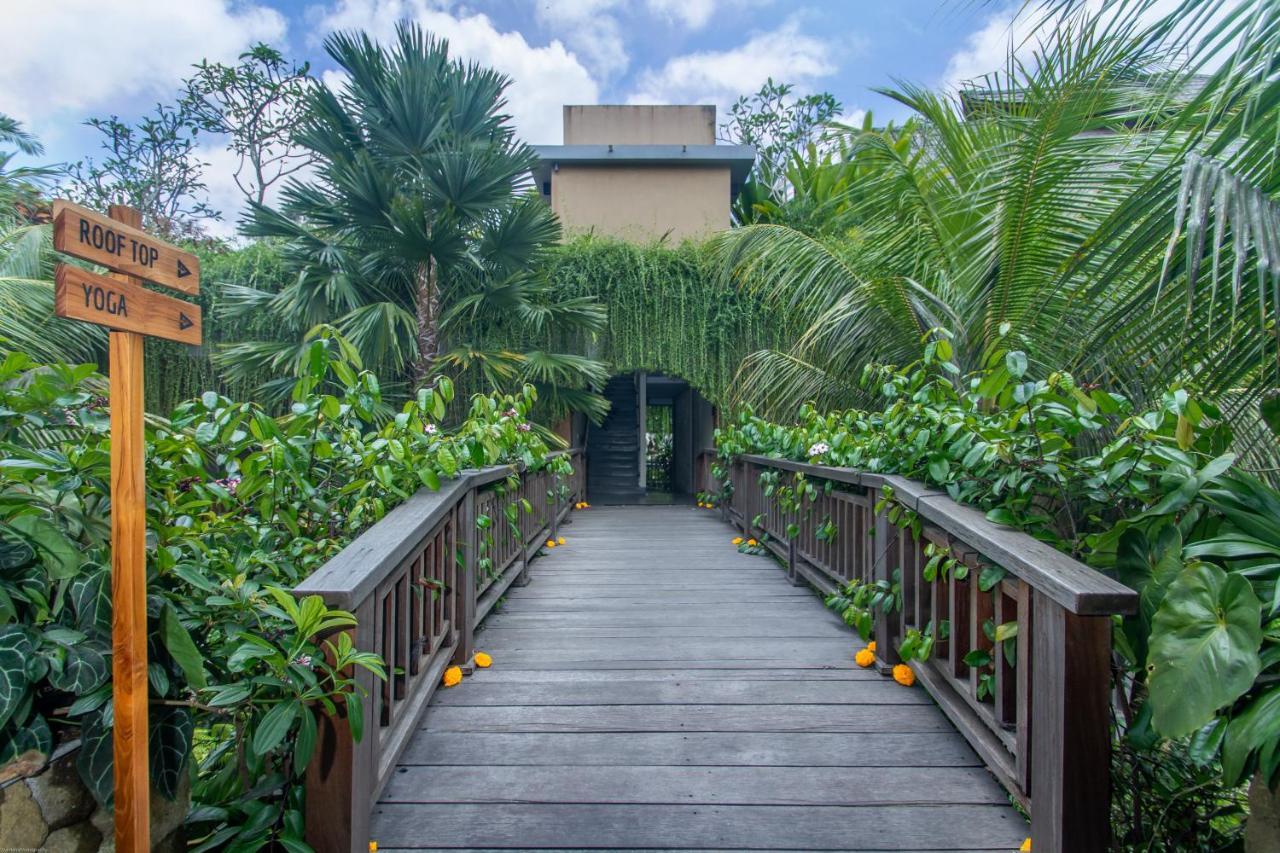 Weda Cita Resort And Spa By Mahaputra Ubud  Luaran gambar The entrance to the Tree Top