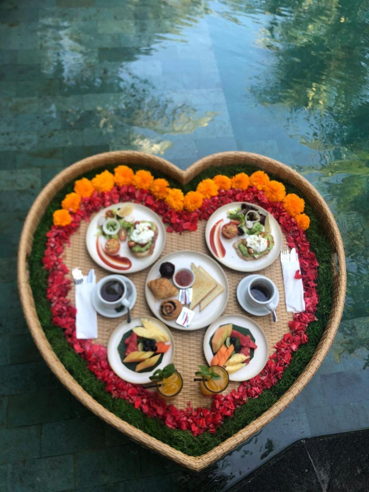 Weda Cita Resort And Spa By Mahaputra Ubud  Luaran gambar A traditional Balinese breakfast